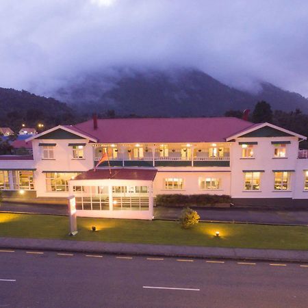 Heartland Hotel Глетчер Фокс Екстериор снимка
