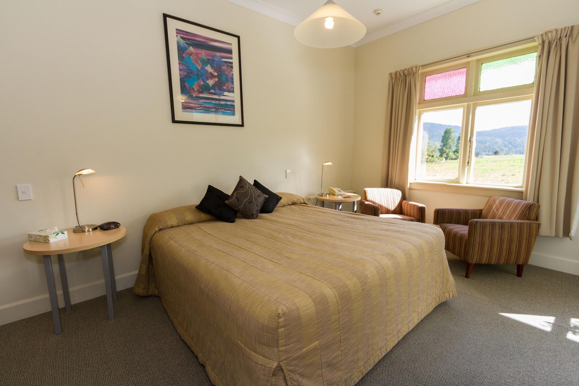 Heartland Hotel Глетчер Фокс Екстериор снимка