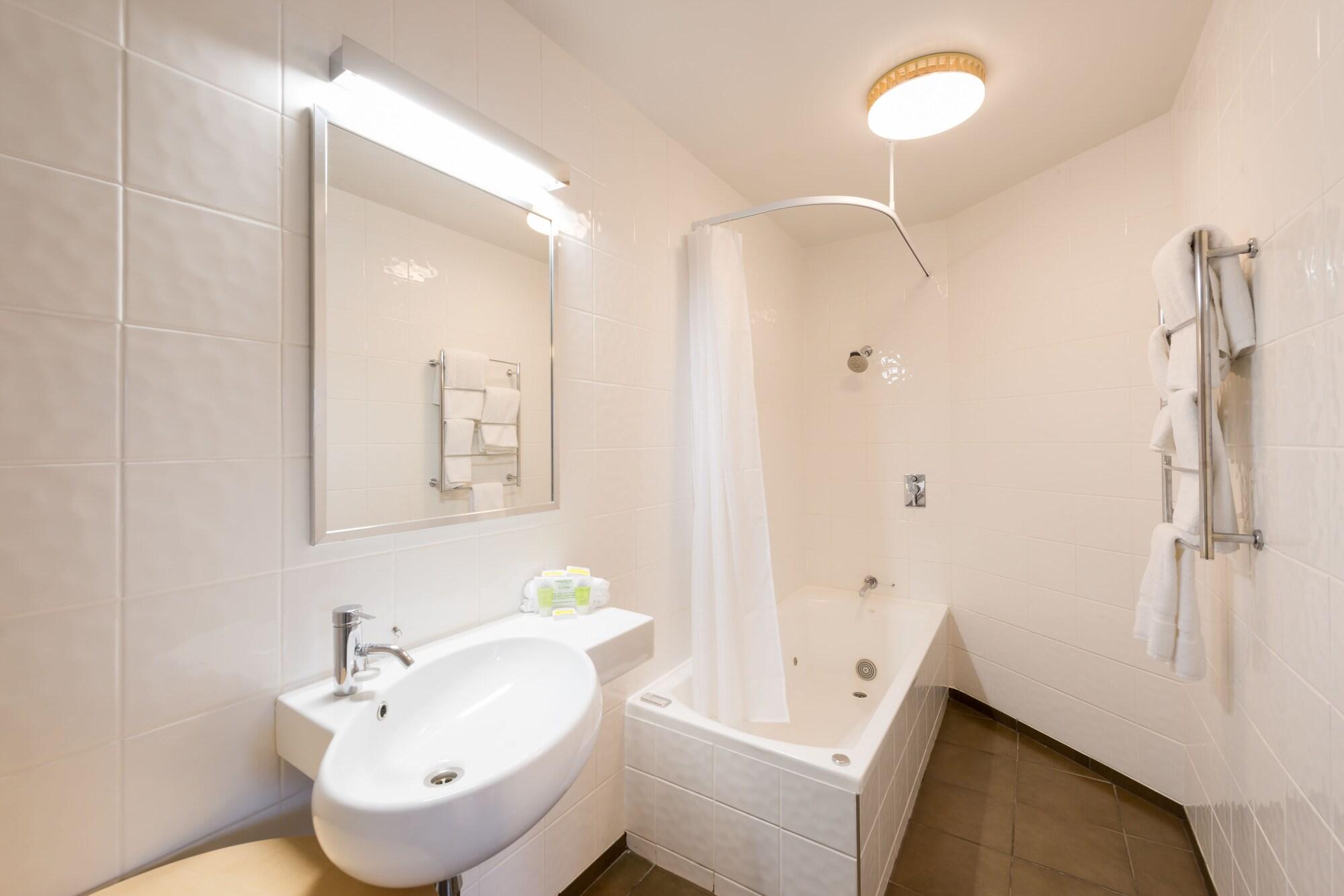 Heartland Hotel Глетчер Фокс Екстериор снимка