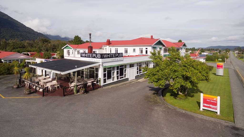 Heartland Hotel Глетчер Фокс Екстериор снимка