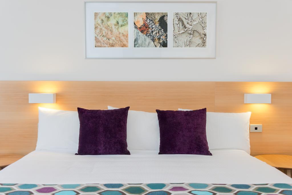 Heartland Hotel Глетчер Фокс Екстериор снимка