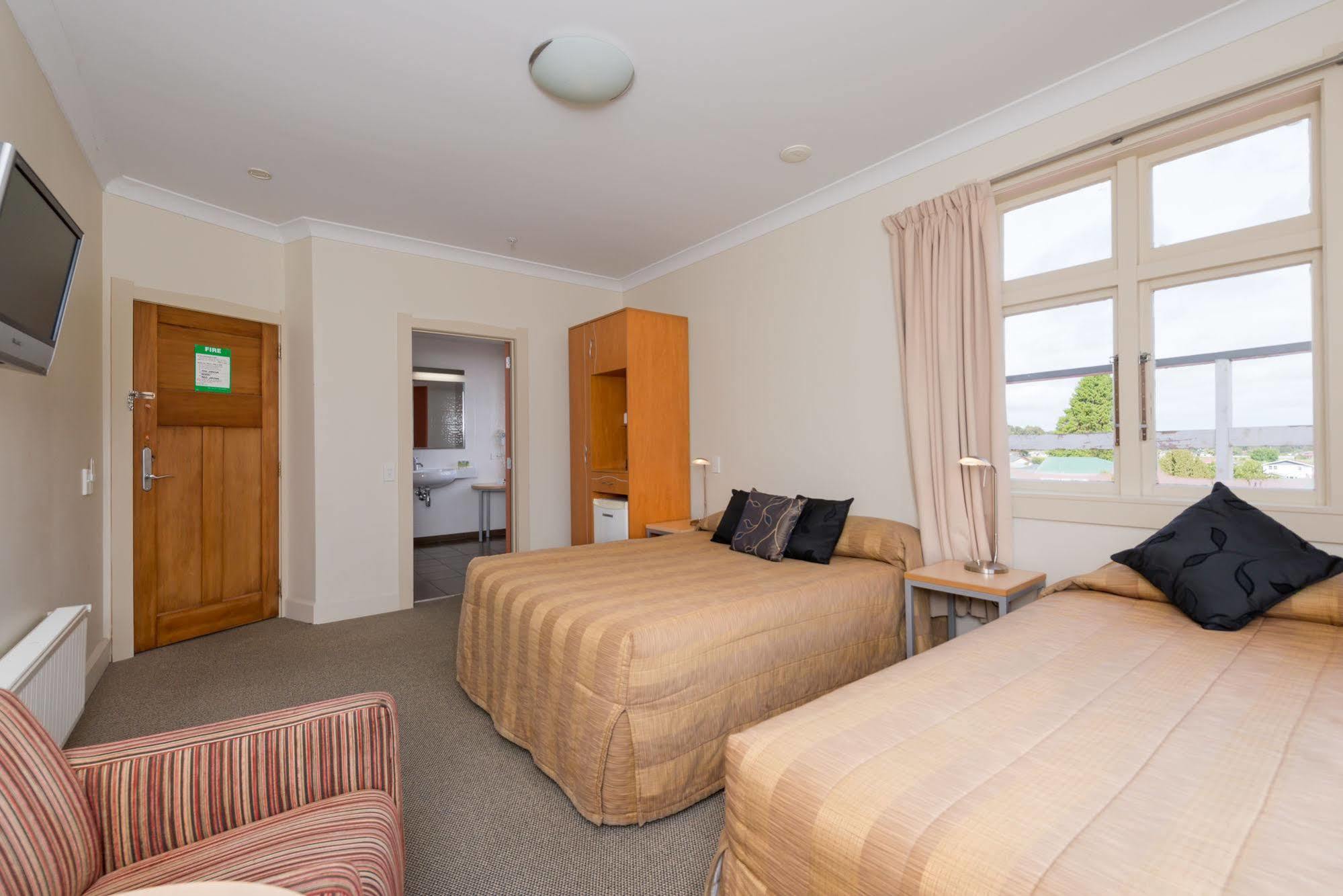 Heartland Hotel Глетчер Фокс Екстериор снимка
